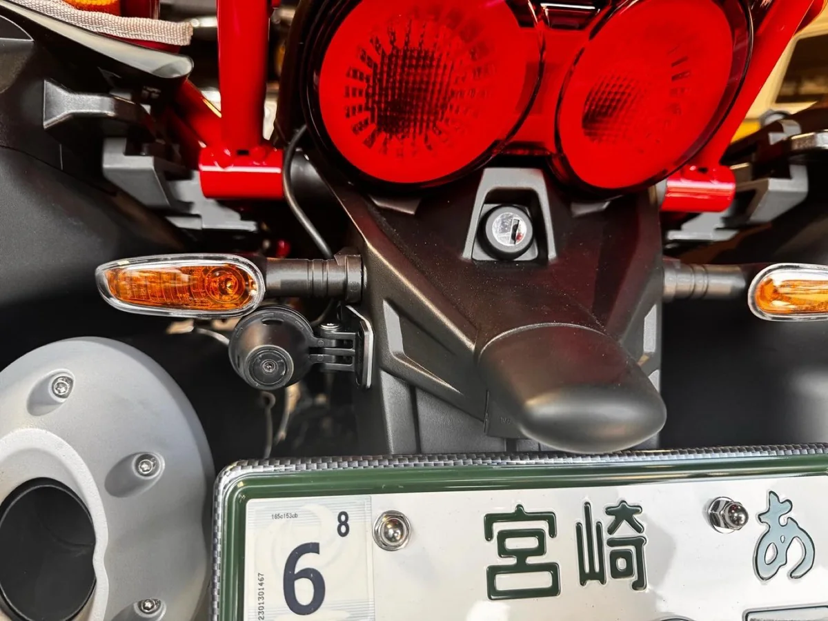 2024年初仕事　モトグツチ　V85TT ドラレコ取り付け 作業画像 04