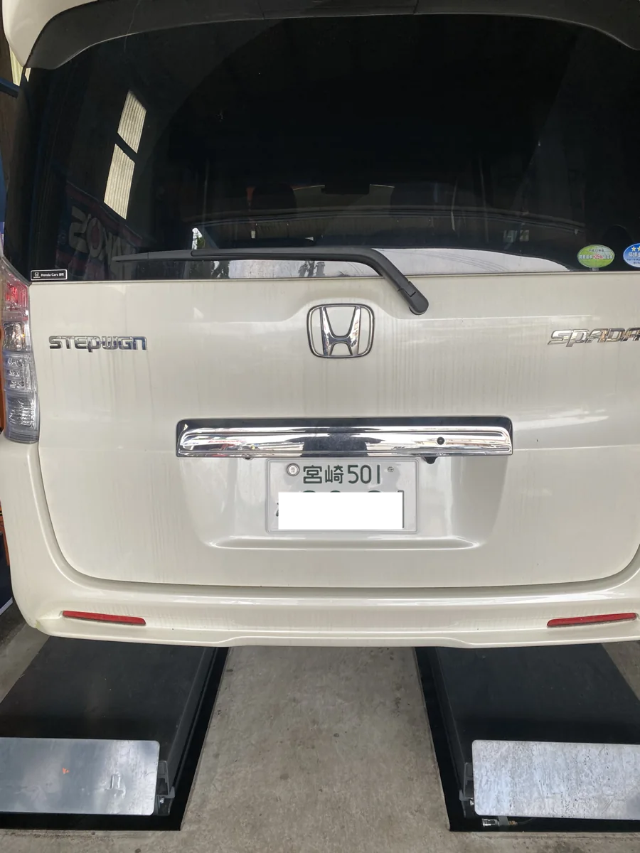 ステップワゴンCVT-F 圧送交換 作業画像 01
