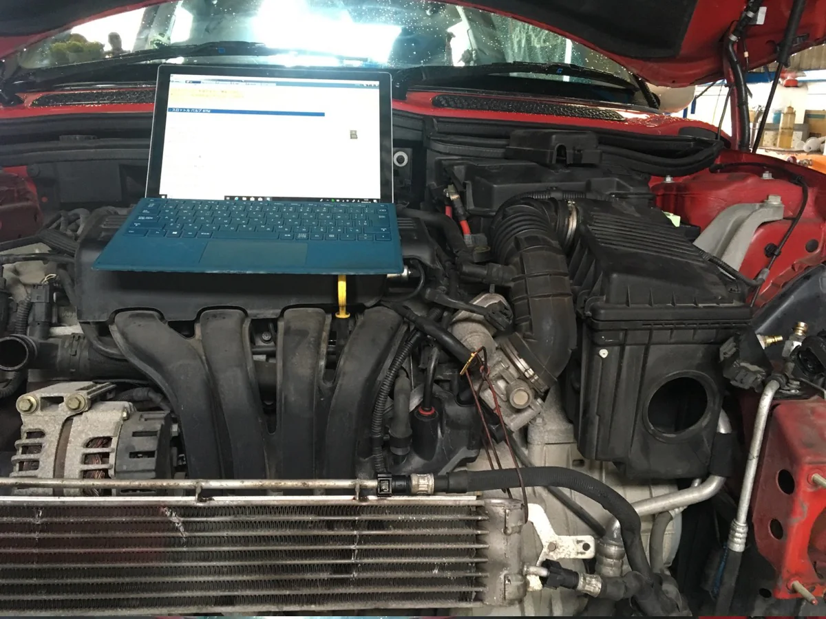 BMW ミニR50系　オーバーヒート 作業画像 02