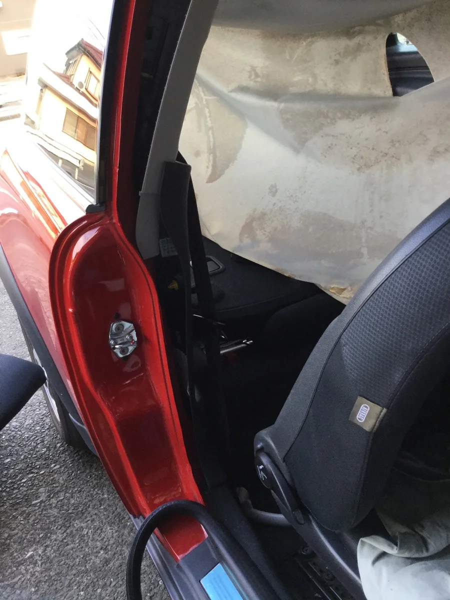 BMW ミニ　天井修理 作業画像 08