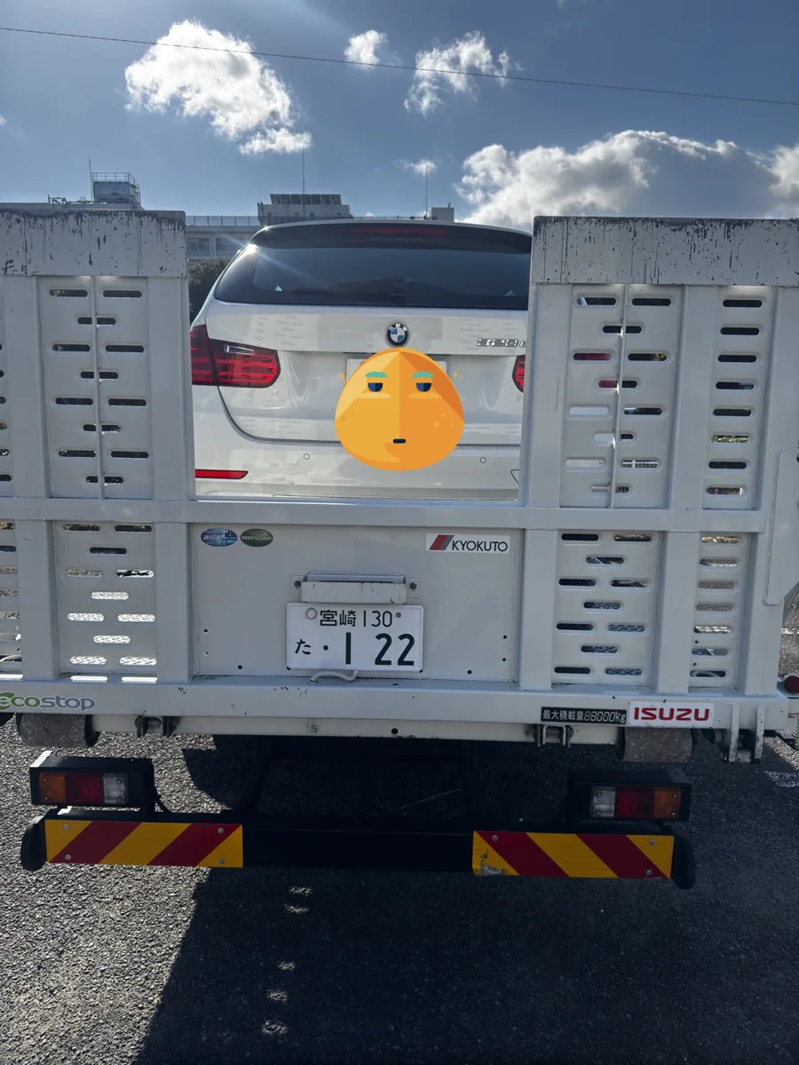 BMWオイル漏れのからのスラッジ除去 作業画像 01