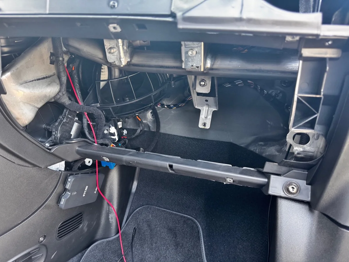 Fiat Abarth ETC取り付け 作業画像 05