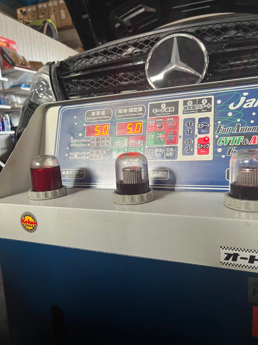 メルセデス　GLE　9Gトロニック圧送交換 作業画像 11