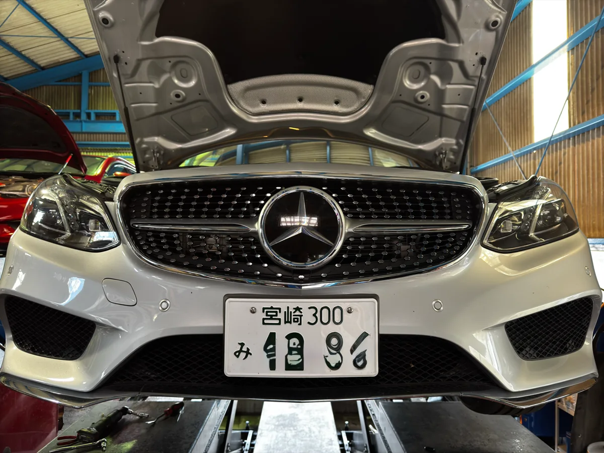 メルセデスベンツ　W212　E350　修理　AdBlueカウントダウン　NOxセンサー鈍化・AdBlue撤廃 作業画像 01