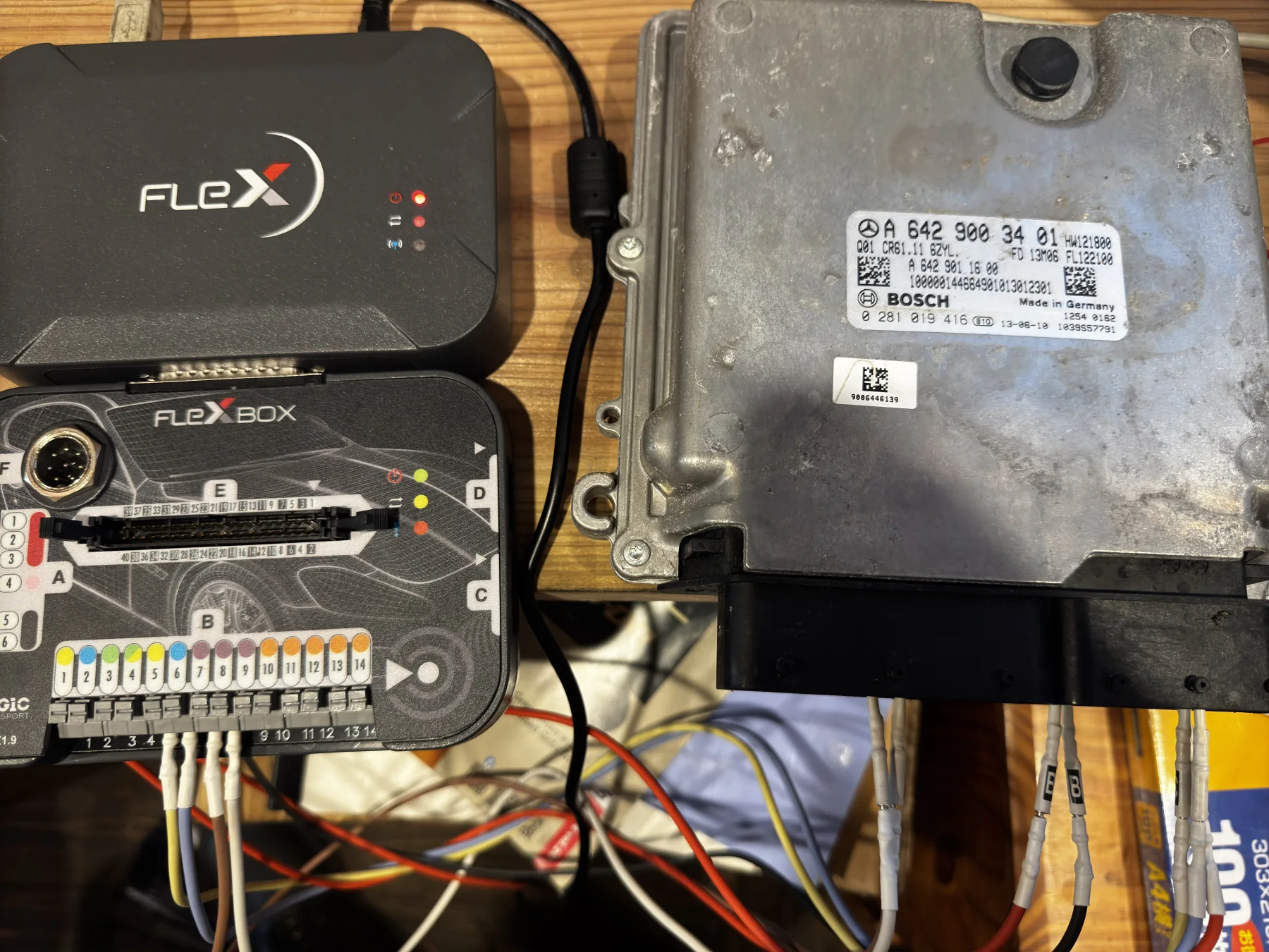 メルセデスベンツ　W212　E350　修理　AdBlueカウントダウン　NOxセンサー鈍化・AdBlue撤廃 作業画像 05