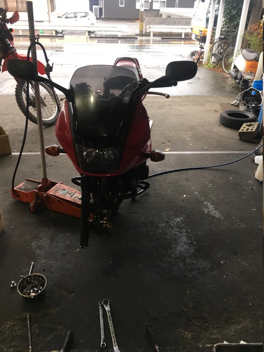 CB400　フォークオイル漏れ 作業画像 01